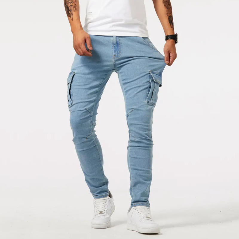 Finn – Schmal geschnittene Cargo-Jeans