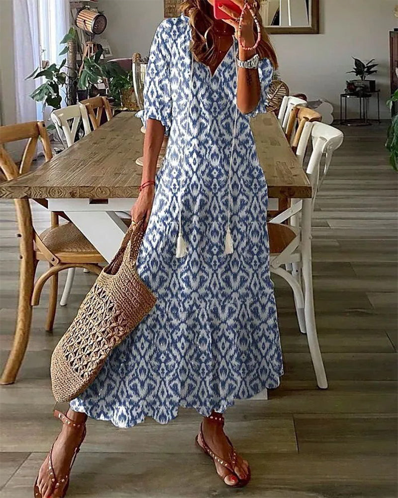 Alina – Damen Maxikleid mit Muster und V-Ausschnitt