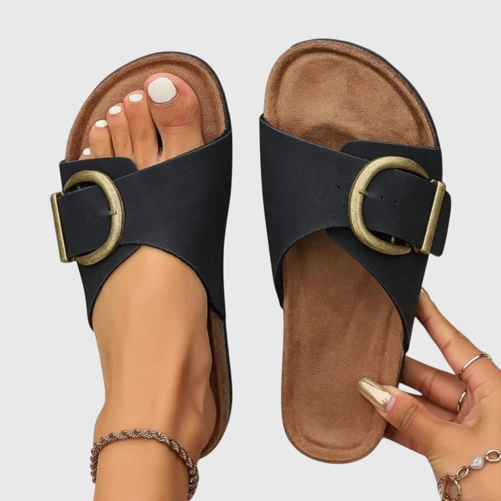 Leonie – Damen Komfort Pantoletten mit breitem Riemen und Schnalle