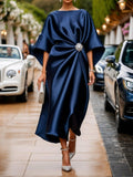 Aurelia – Asymmetrisches Satin-Abendkleid mit Zierbrosche für Damen