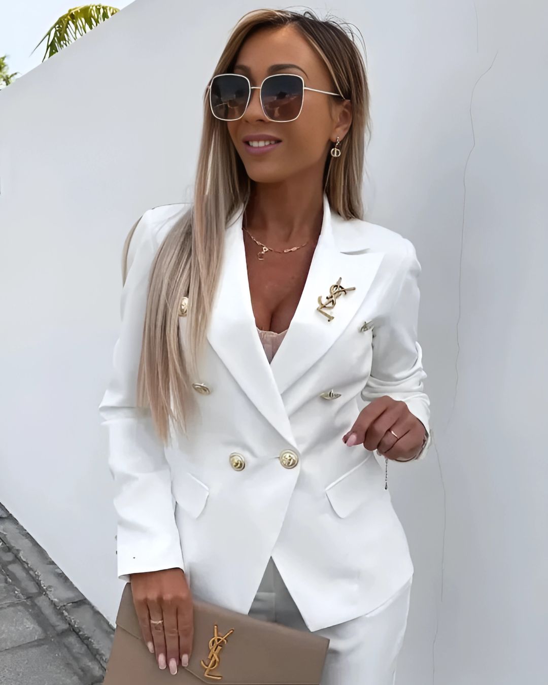 Blazer Damen mit tailliertem Schnitt und dekorativen Knöpfen | A&B - 10 - Annoboutique