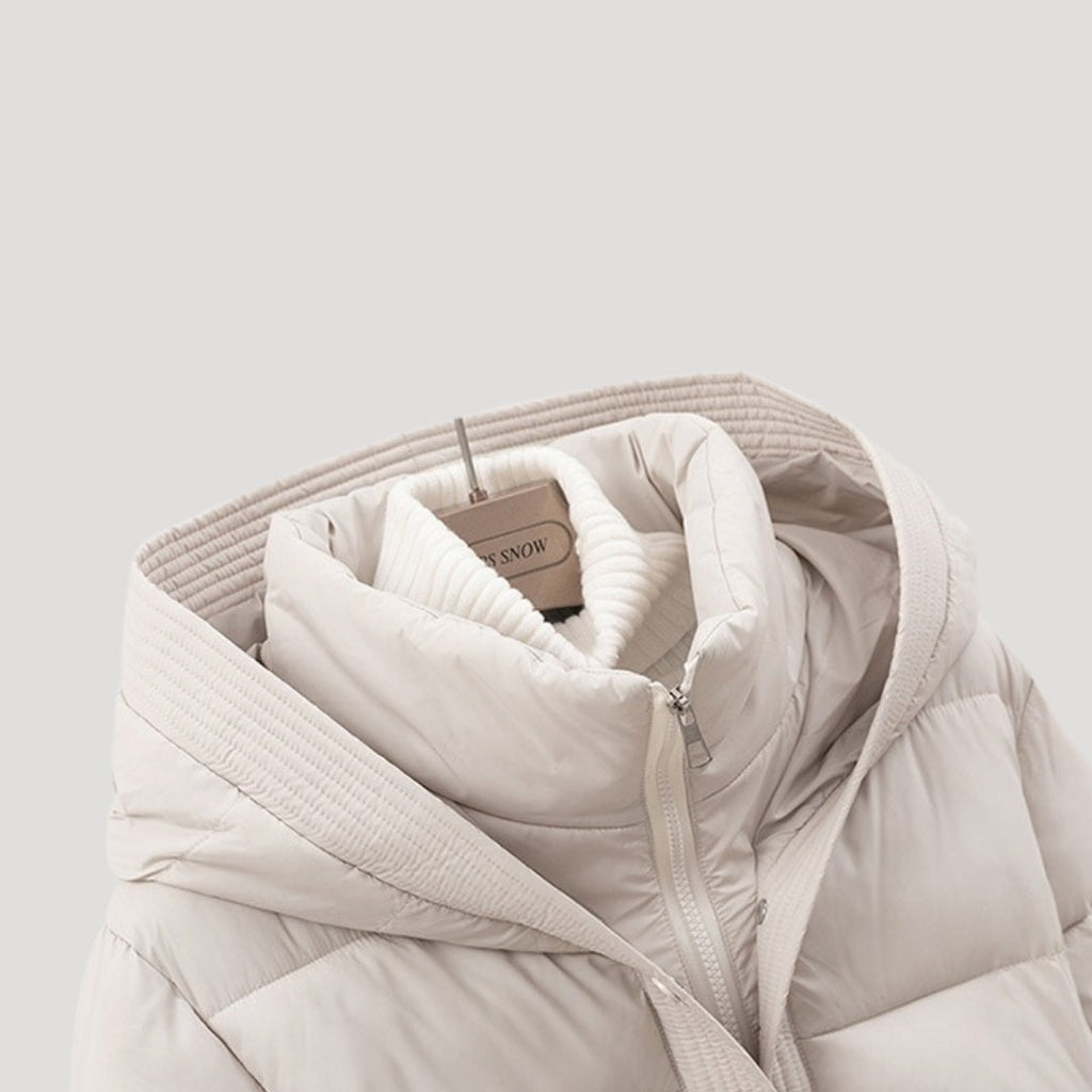 Amara – Taillierte Gefütterte Damen Winterjacke mit Kapuze
