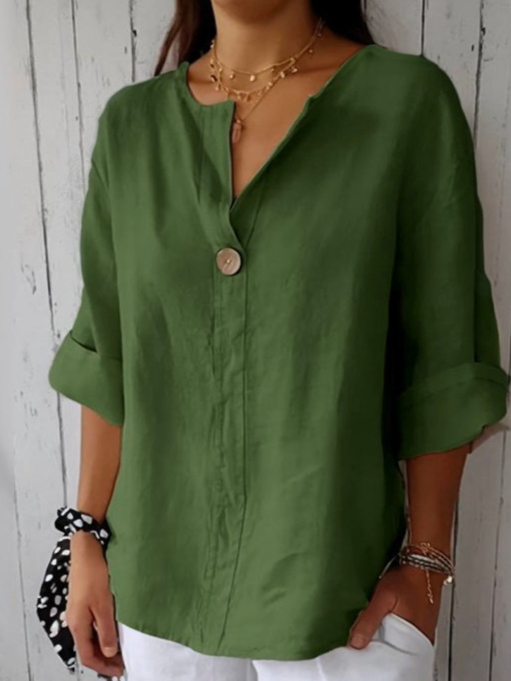 Lena – Damen Kurzarm Bluse mit V-Ausschnitt und Knopfleiste