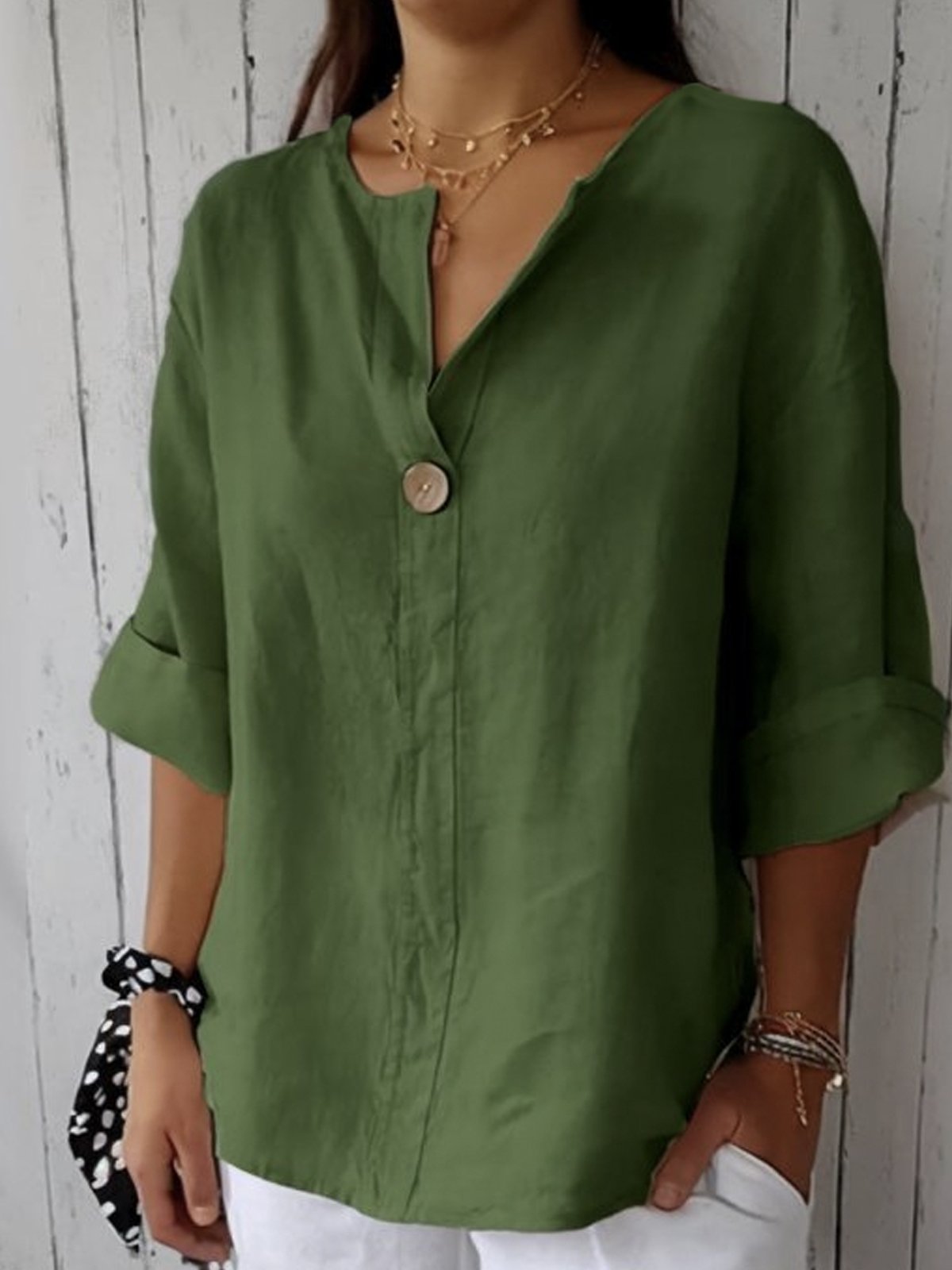 Lena – Damen Kurzarm Bluse mit V-Ausschnitt und Knopfleiste