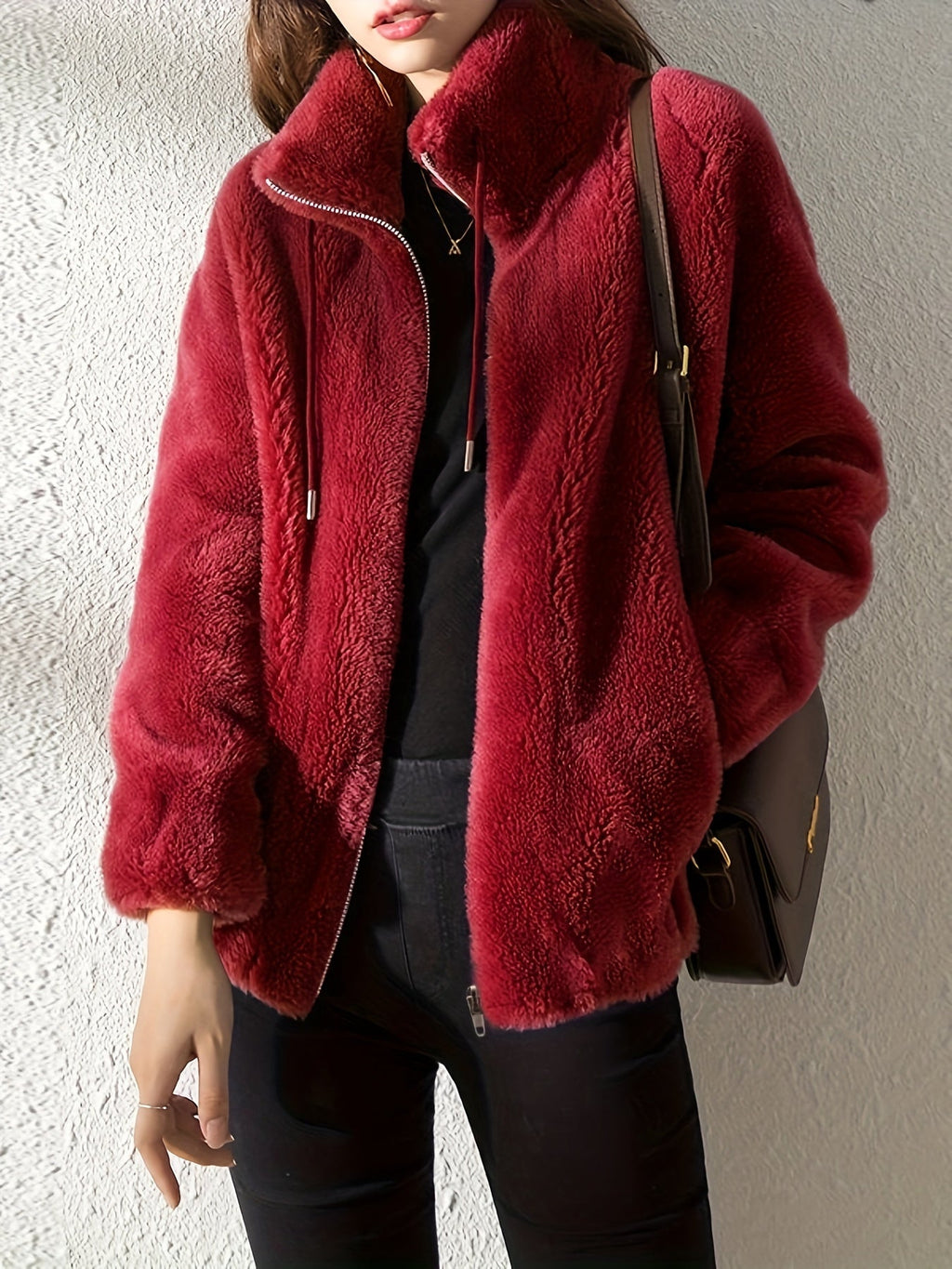 Dagmara – Flauschige Kunstpelz Damenjacke mit Stehkragen