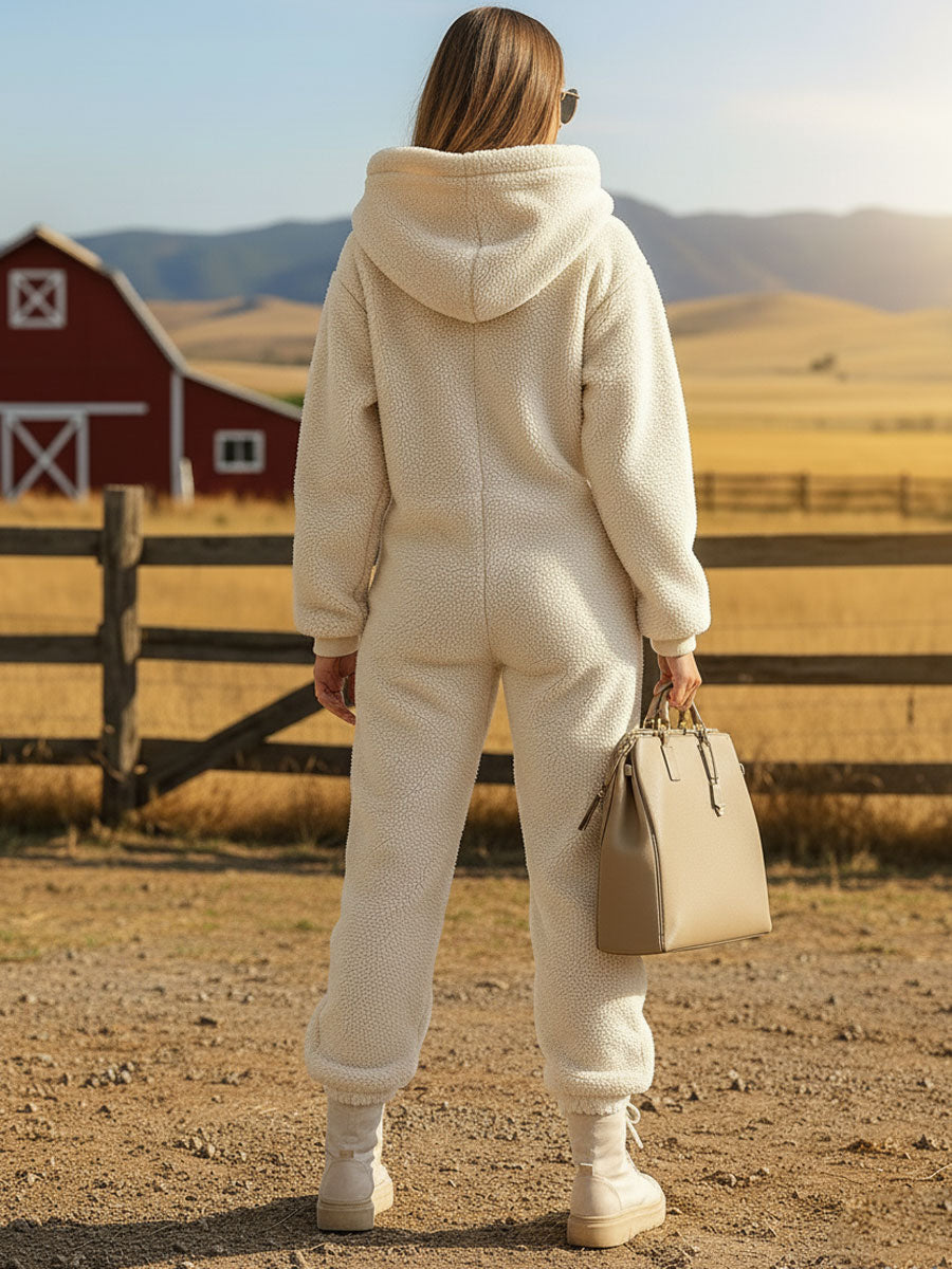 Lina – Teddy Kapuzen Jumpsuit mit Reißverschluss