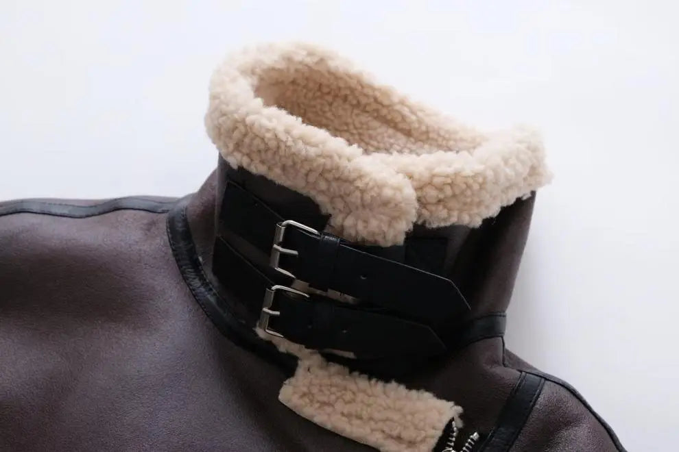 Lucía - Damenjacke in Lederoptik mit Schaffellfutter im Winter