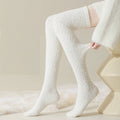 Mila – Flauschige Overknee-Haussocken für Damen