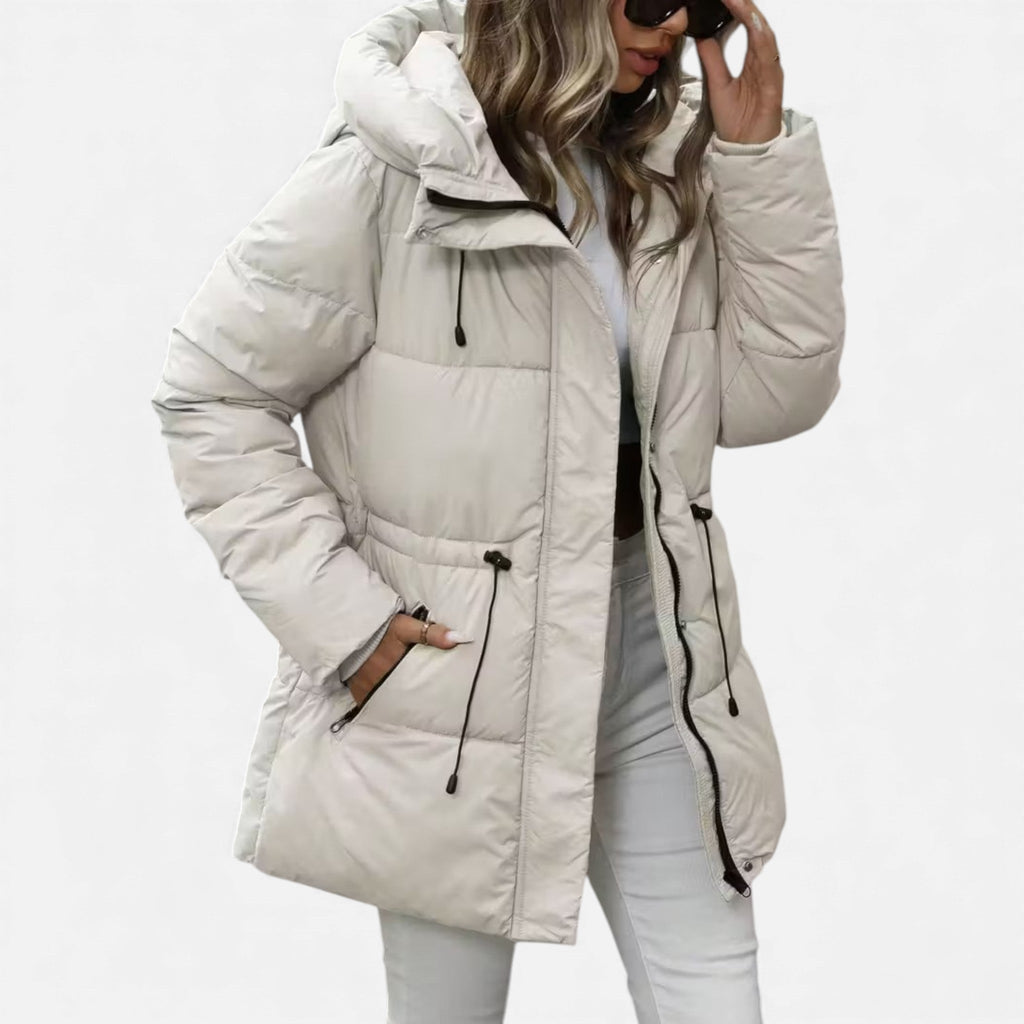 Damen Lange Daunenjacke mit Kapuze und verstellbarem Kordelzug von J&B - 4 - Annoboutique