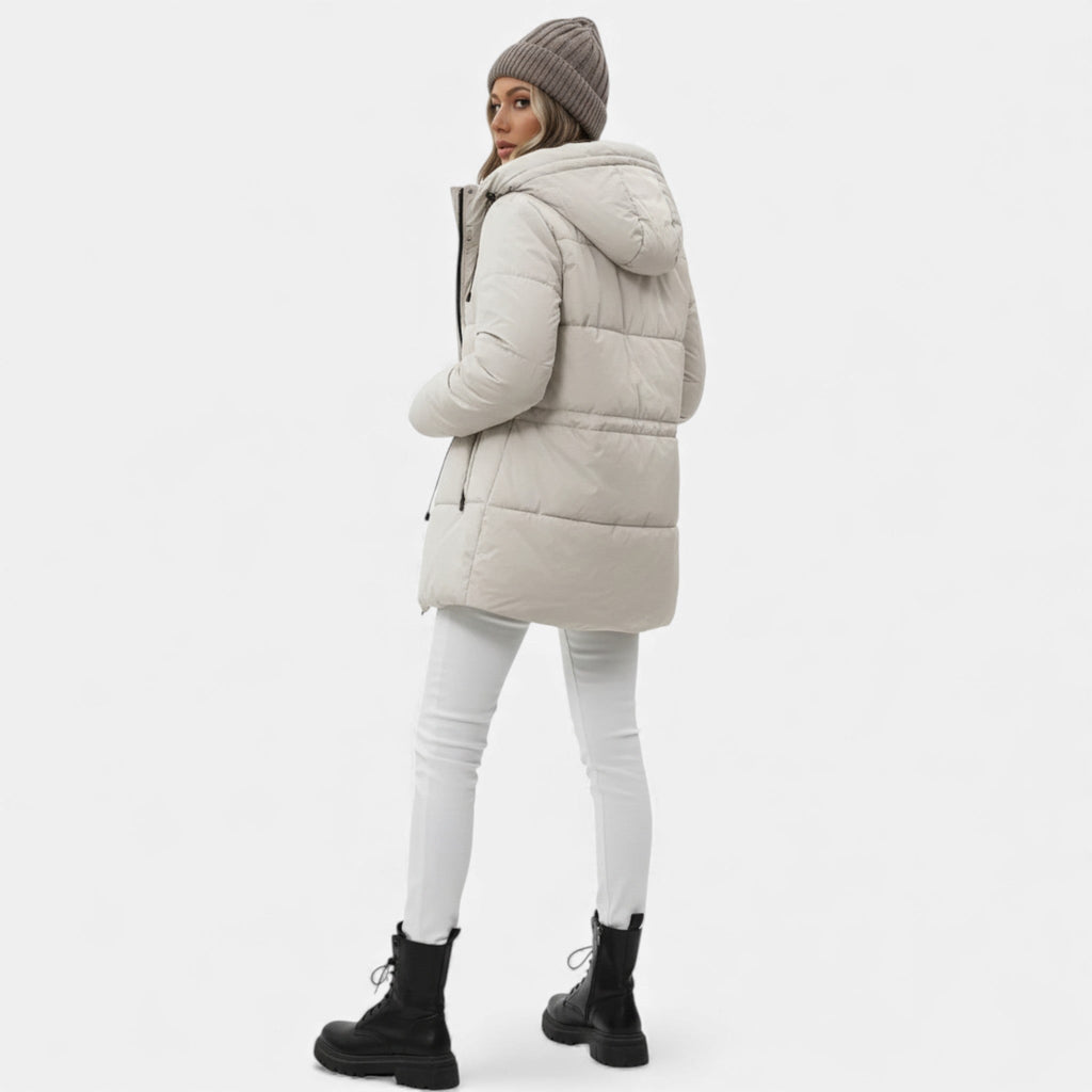 Damen Lange Daunenjacke mit Kapuze und verstellbarem Kordelzug von J&B - 6 - Annoboutique