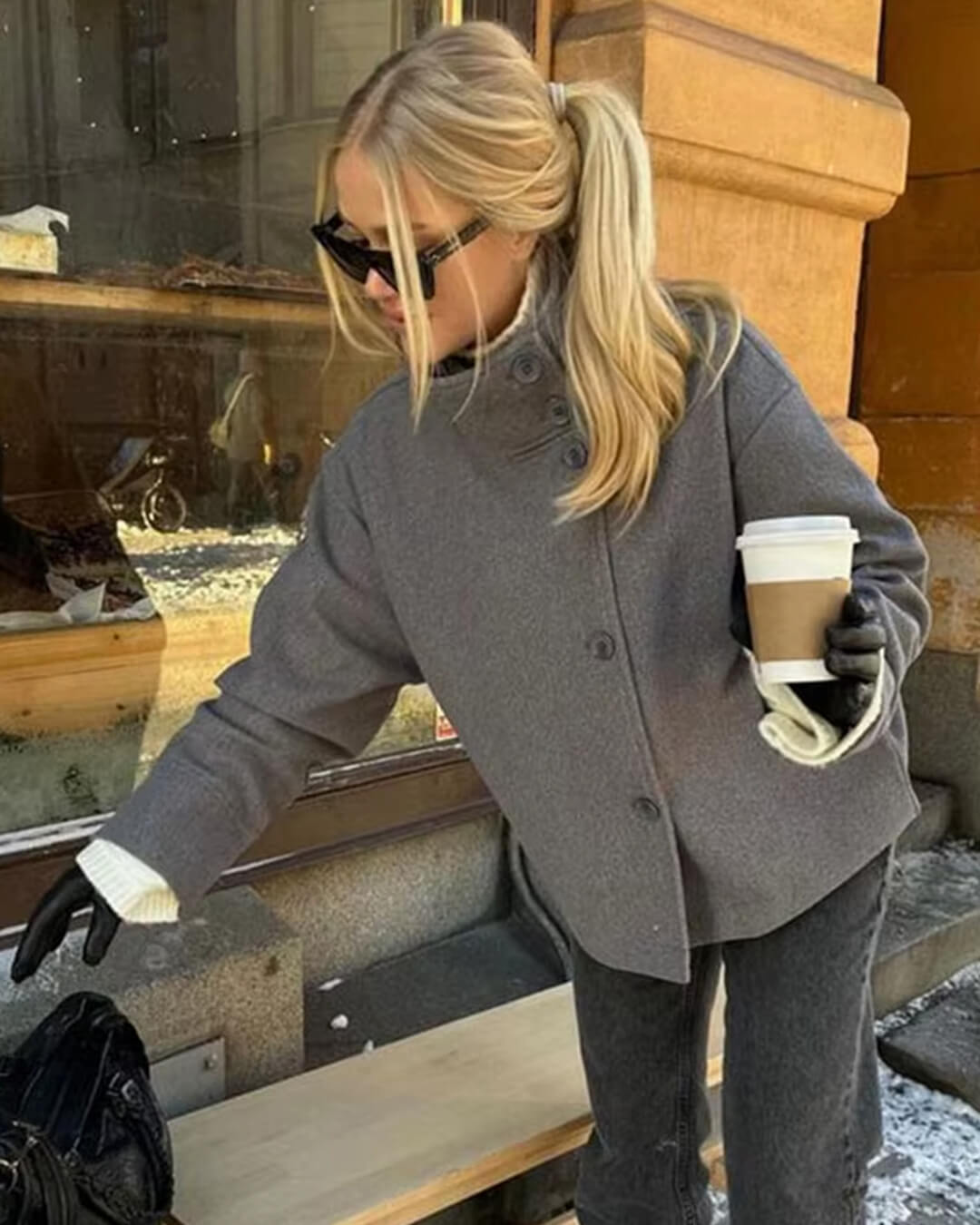 Stylische Damenjacke mit hohem Kragen und lässiger Silhouette - J&B - 8 - Annoboutique