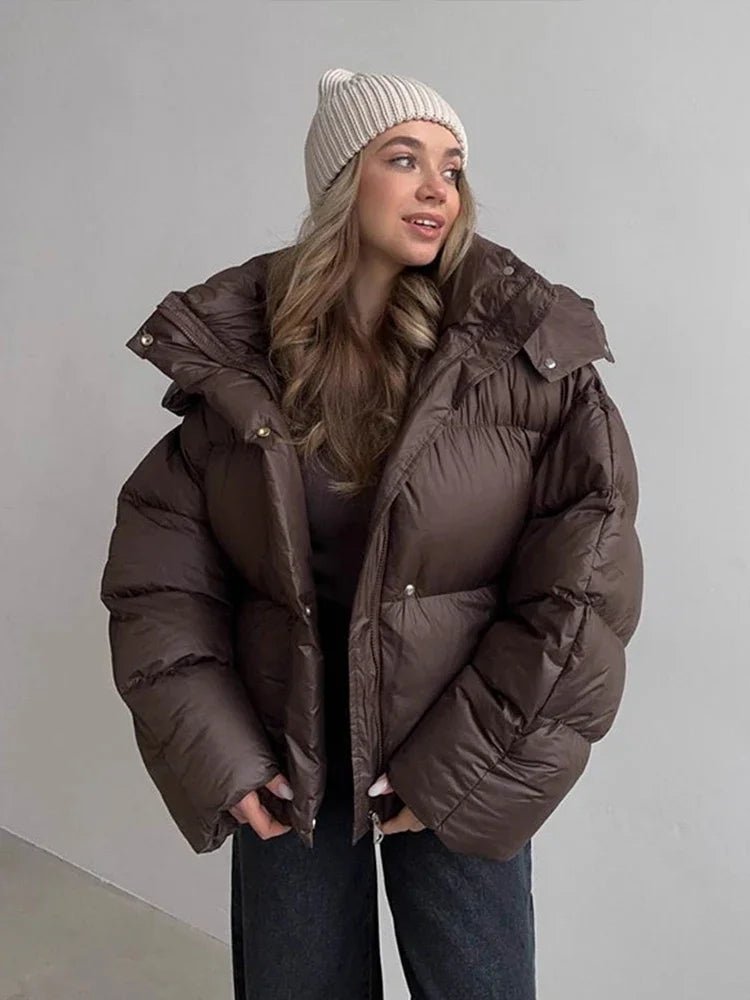 Damen Oversize Daunenjacke mit Kapuze und Reißverschluss - J&B - 2 - Annoboutique