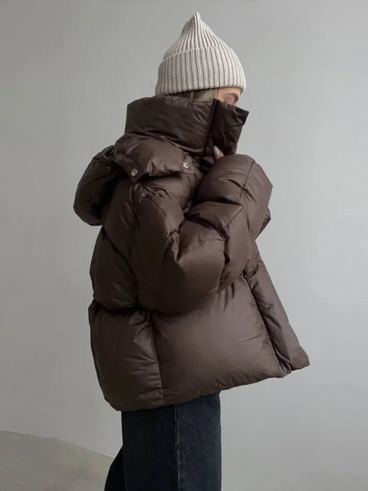 Damen Oversize Daunenjacke mit Kapuze und Reißverschluss - J&B - 4 - Annoboutique