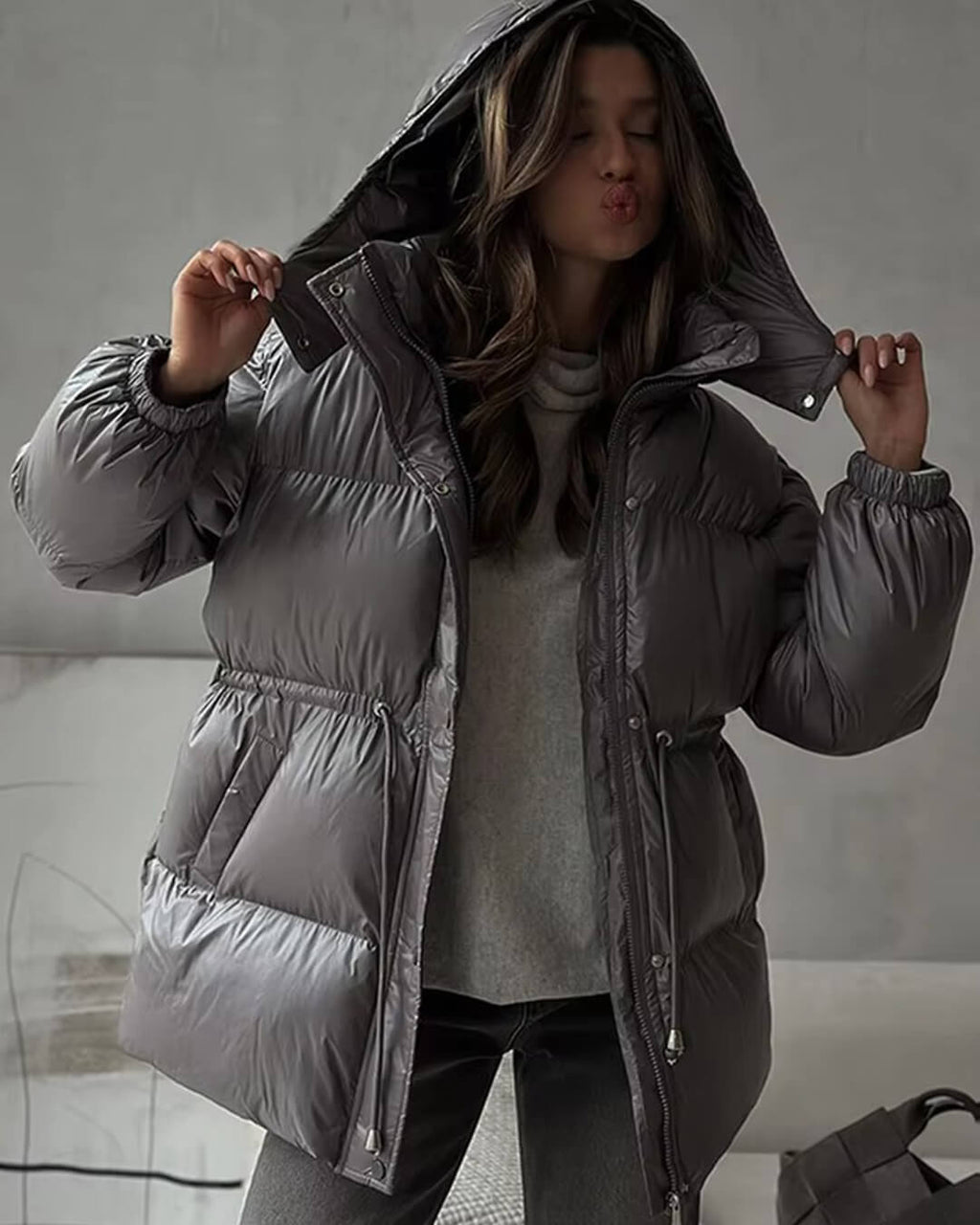Modische Damen Daunenjacke mit Kordelzug und eleganter Longline-Form - J&B - 6 - Annoboutique