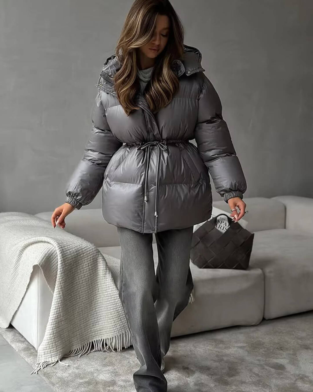 Modische Damen Daunenjacke mit Kordelzug und eleganter Longline-Form - J&B - 7 - Annoboutique