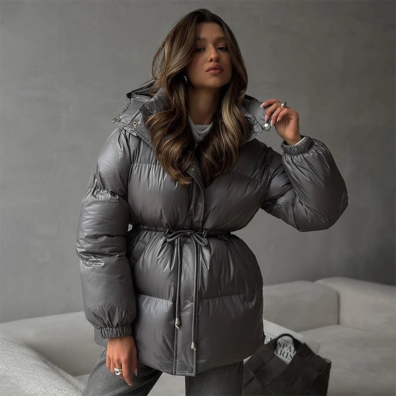Modische Damen Daunenjacke mit Kordelzug und eleganter Longline-Form - J&B - 13 - Annoboutique