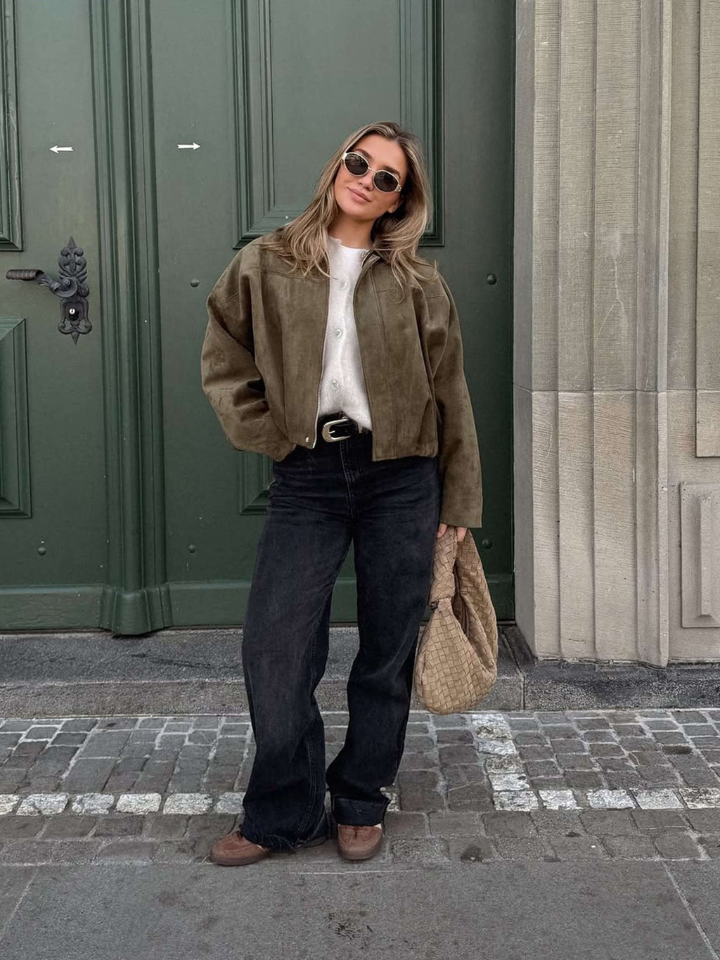 Damen Bomberjacke im lässigen Oversized-Stil mit praktischem Reißverschluss - J&B - 3 - Annoboutique