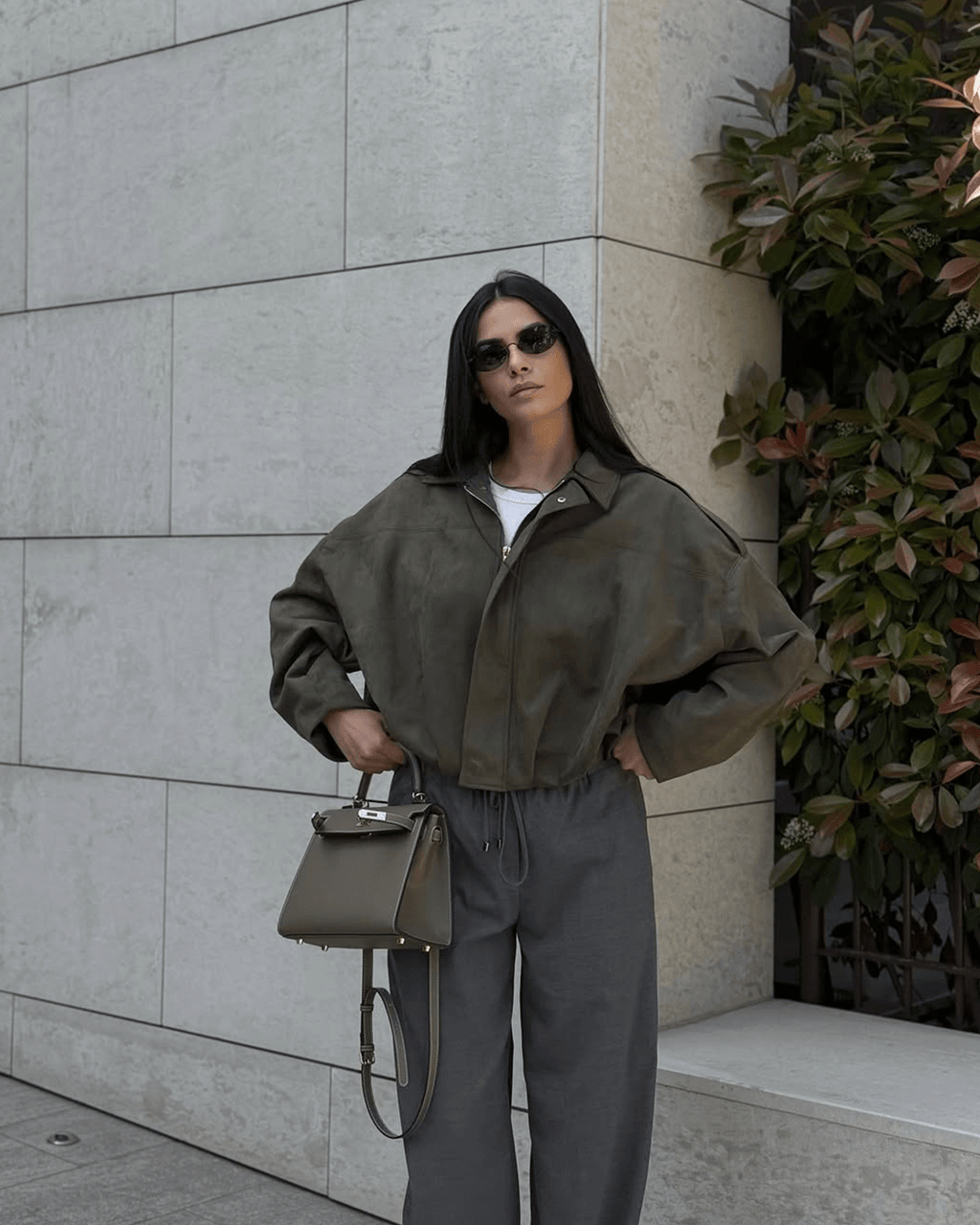 Damen Bomberjacke im lässigen Oversized-Stil mit praktischem Reißverschluss - J&B - 4 - Annoboutique