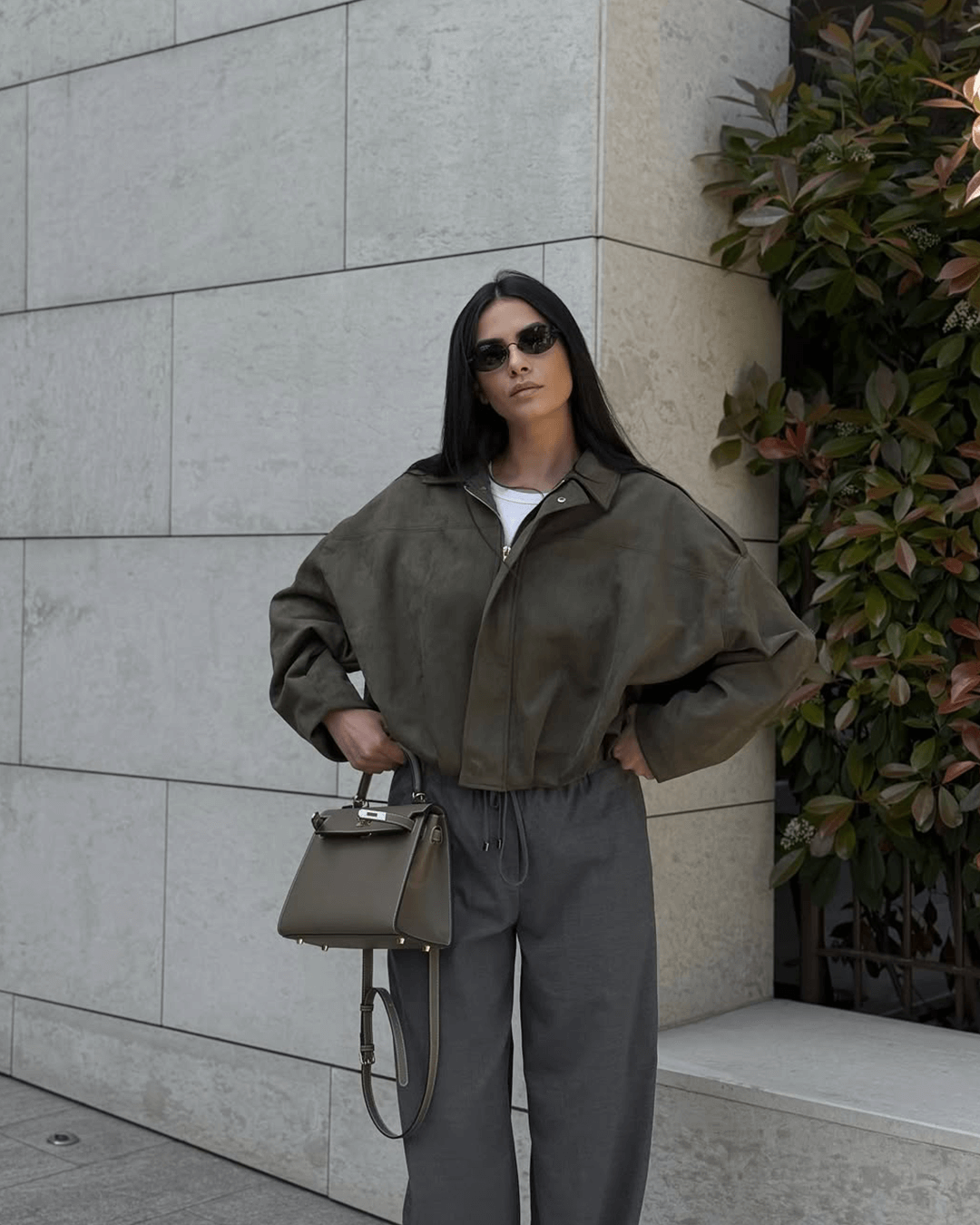 Damen Bomberjacke im lässigen Oversized-Stil mit praktischem Reißverschluss - J&B - 4 - Annoboutique