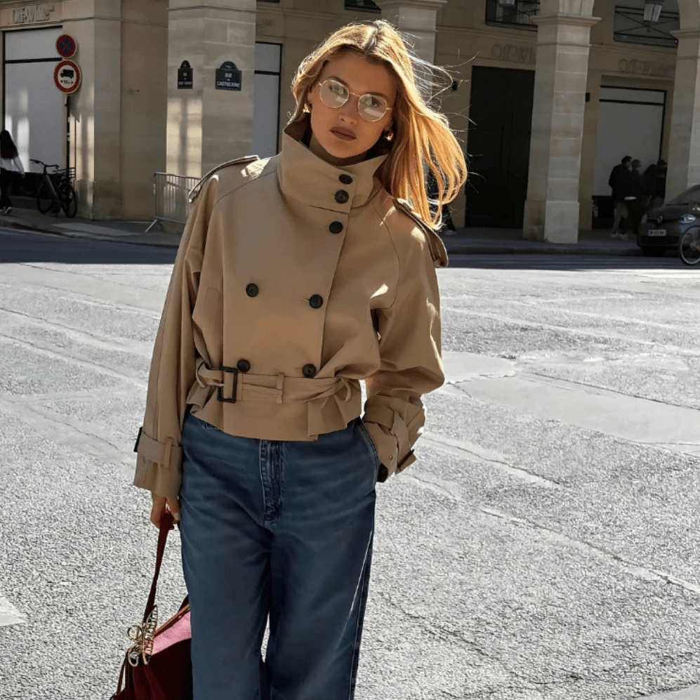 Stylische Kurzjacke für Damen mit doppelter Knopfreihe und Taillengürtel - J&B - 2 - Annoboutique