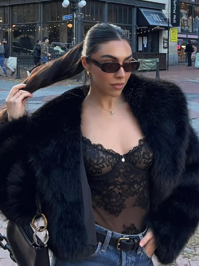 Damen Kunstfelljacke mit oversized Kragen und verkürztem Schnitt - J&B - 7 - Annoboutique