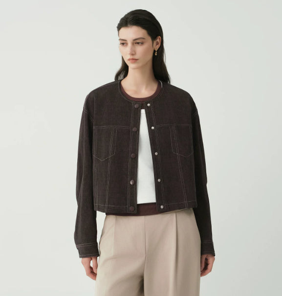 Stylische kurze Jacke für Damen mit praktischen Taschen - J&B - 5 - Annoboutique