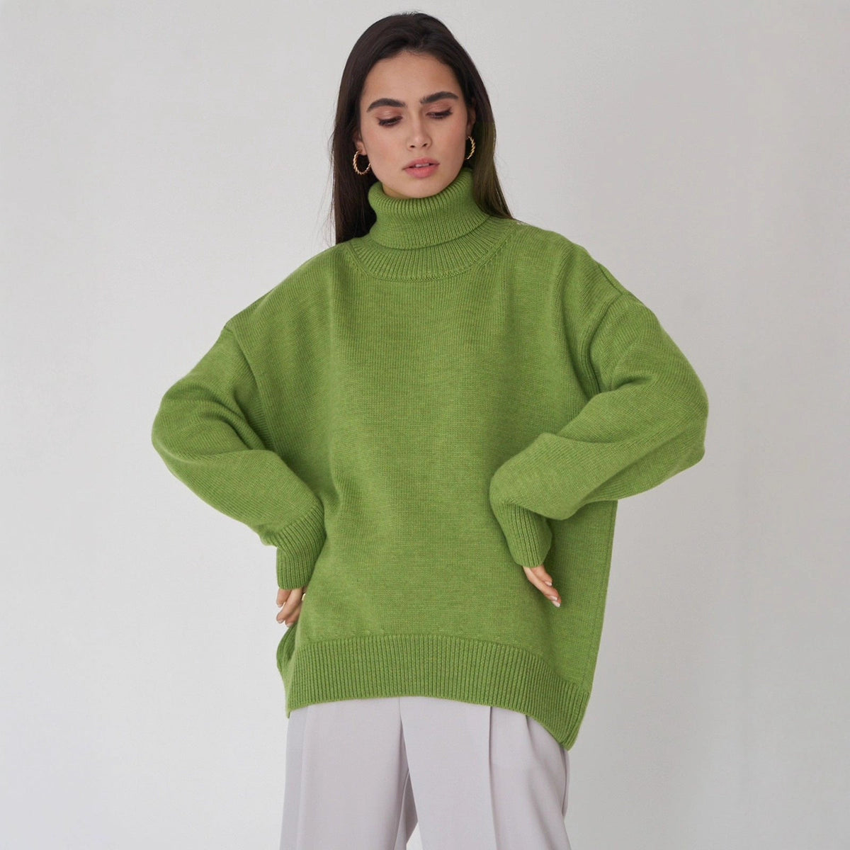Klassischer Damenpullover mit weitem Rollkragen und langen Ärmeln - J&B - 1 - Annoboutique