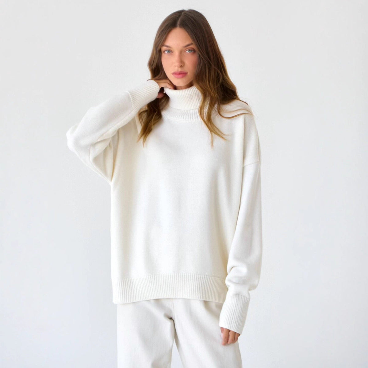 Klassischer Damenpullover mit weitem Rollkragen und langen Ärmeln - J&B - 2 - Annoboutique
