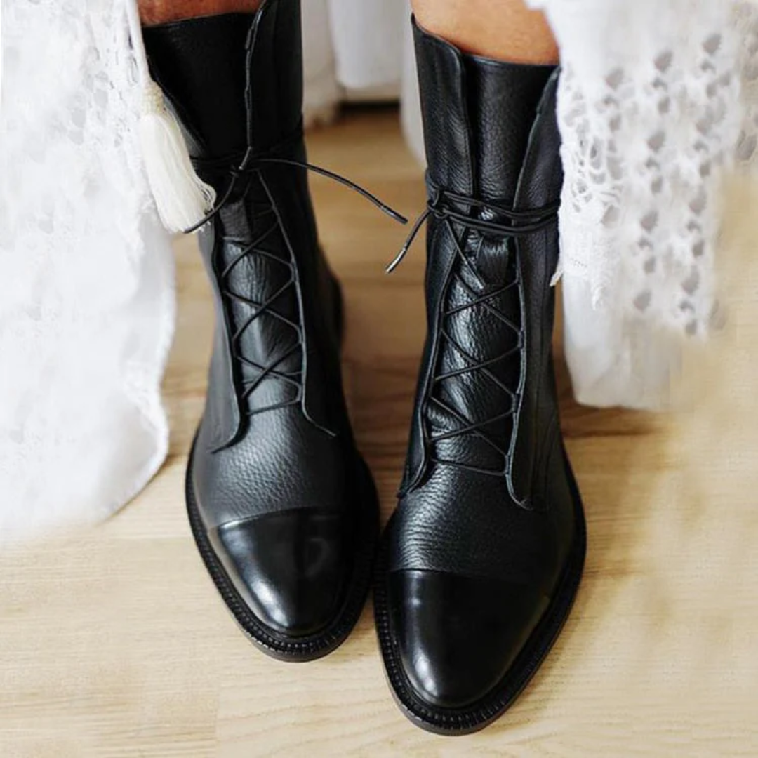 Elegante Damenschnürstiefeletten mit glänzender Zehenkappe - J&B - 1 - Annoboutique