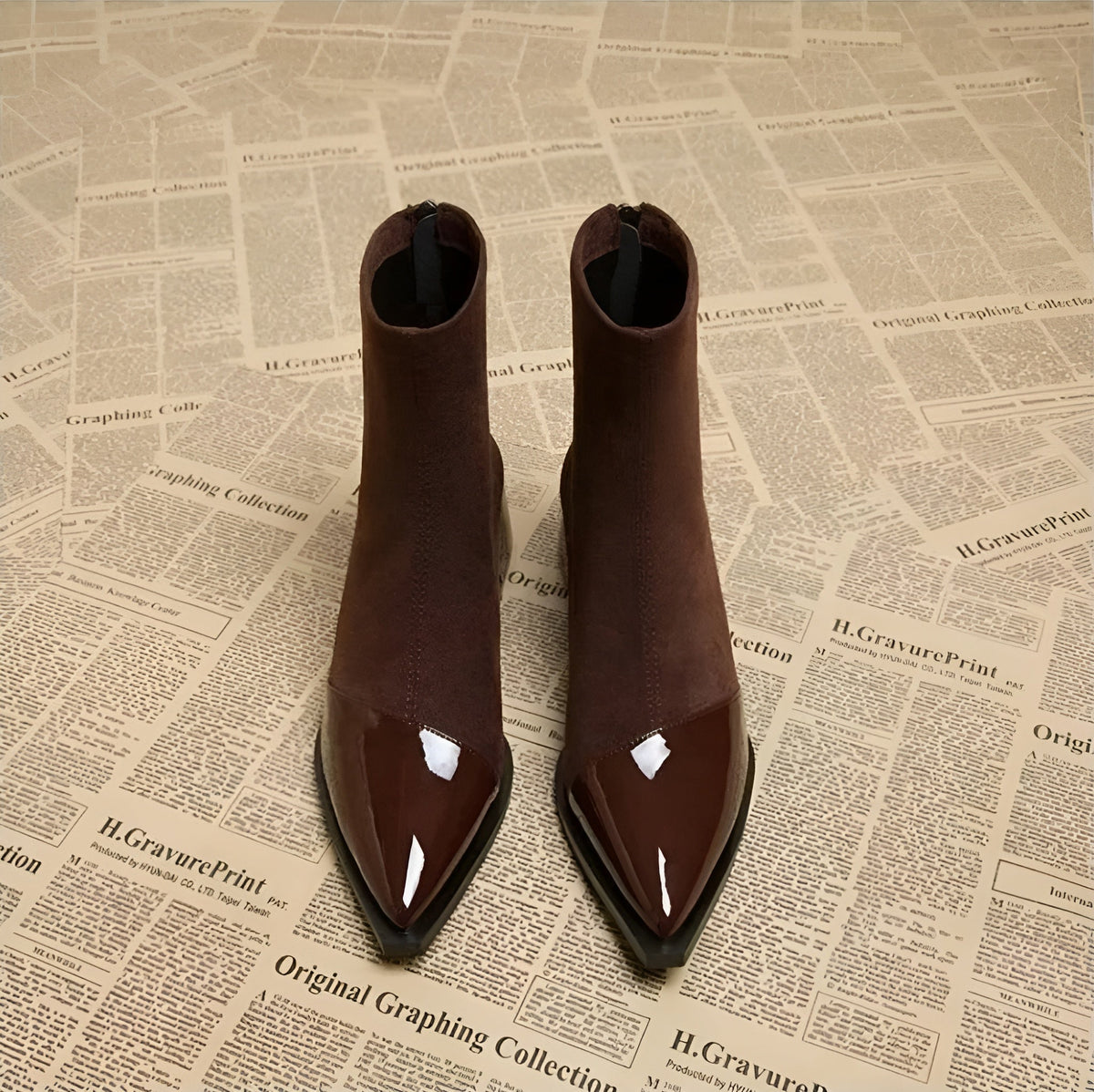 Elegante Damen-Stiefeletten mit Blockabsatz und schimmernder Schuhspitze - J&B - 4 - Annoboutique