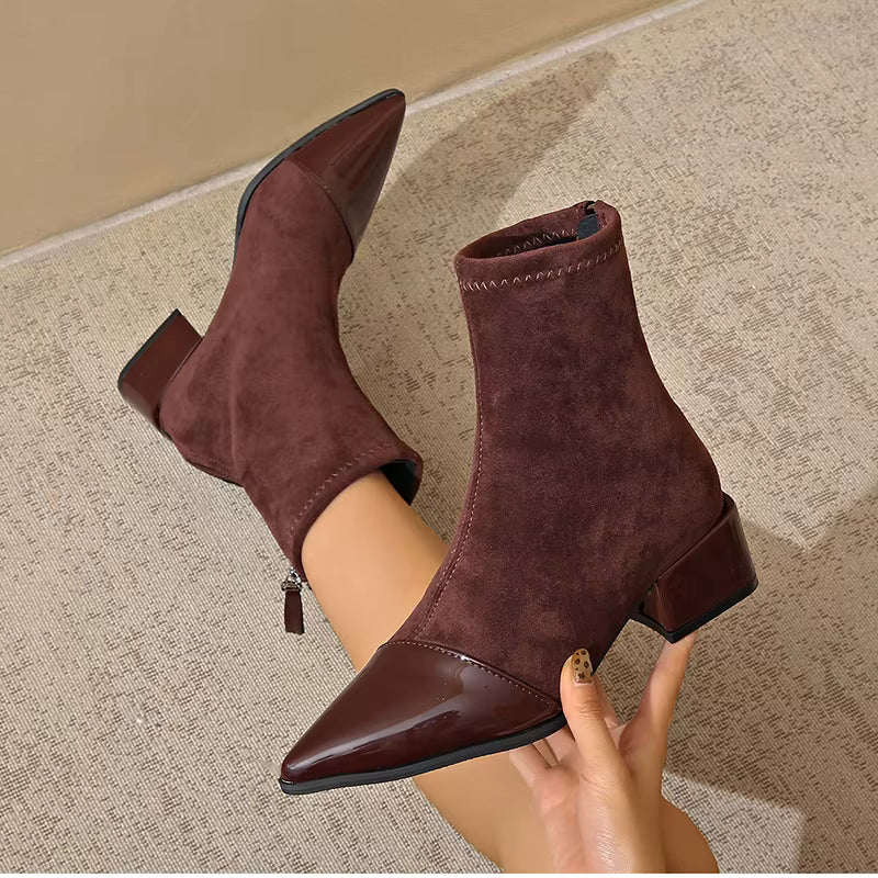 Elegante Damen-Stiefeletten mit Blockabsatz und schimmernder Schuhspitze - J&B - 14 - Annoboutique