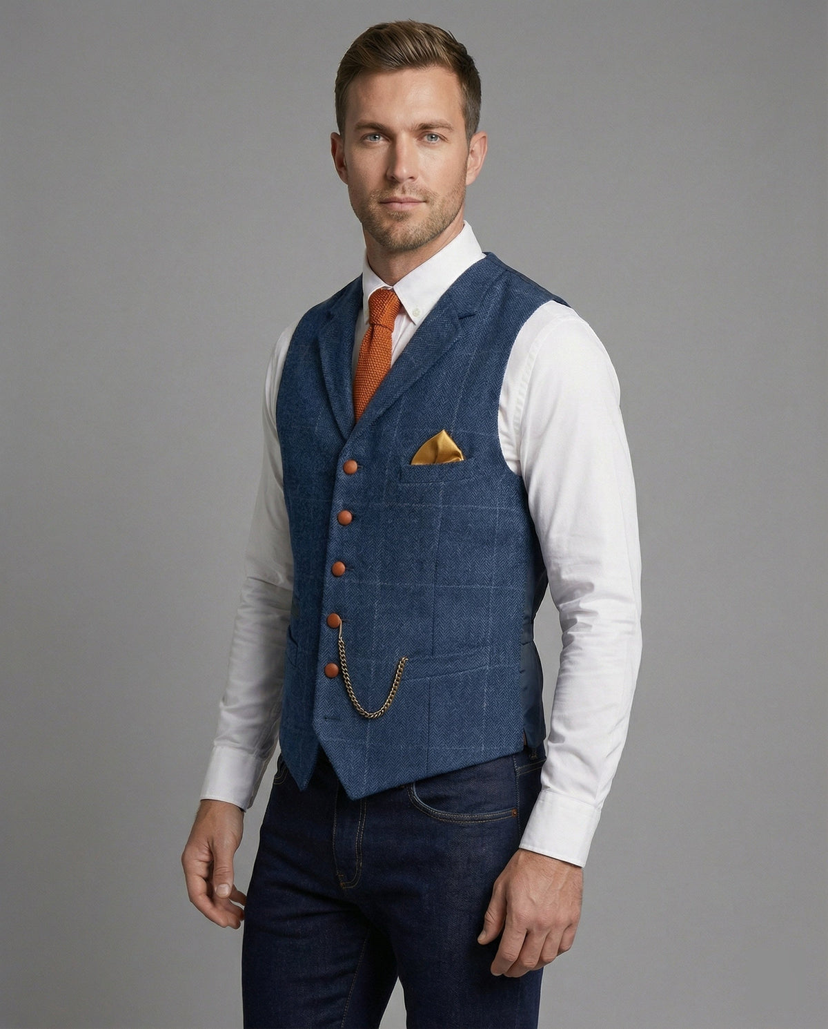 Elegante Herrenweste im Fischgrätenlook mit Kettenakzent - J&B - 1 - Annoboutique