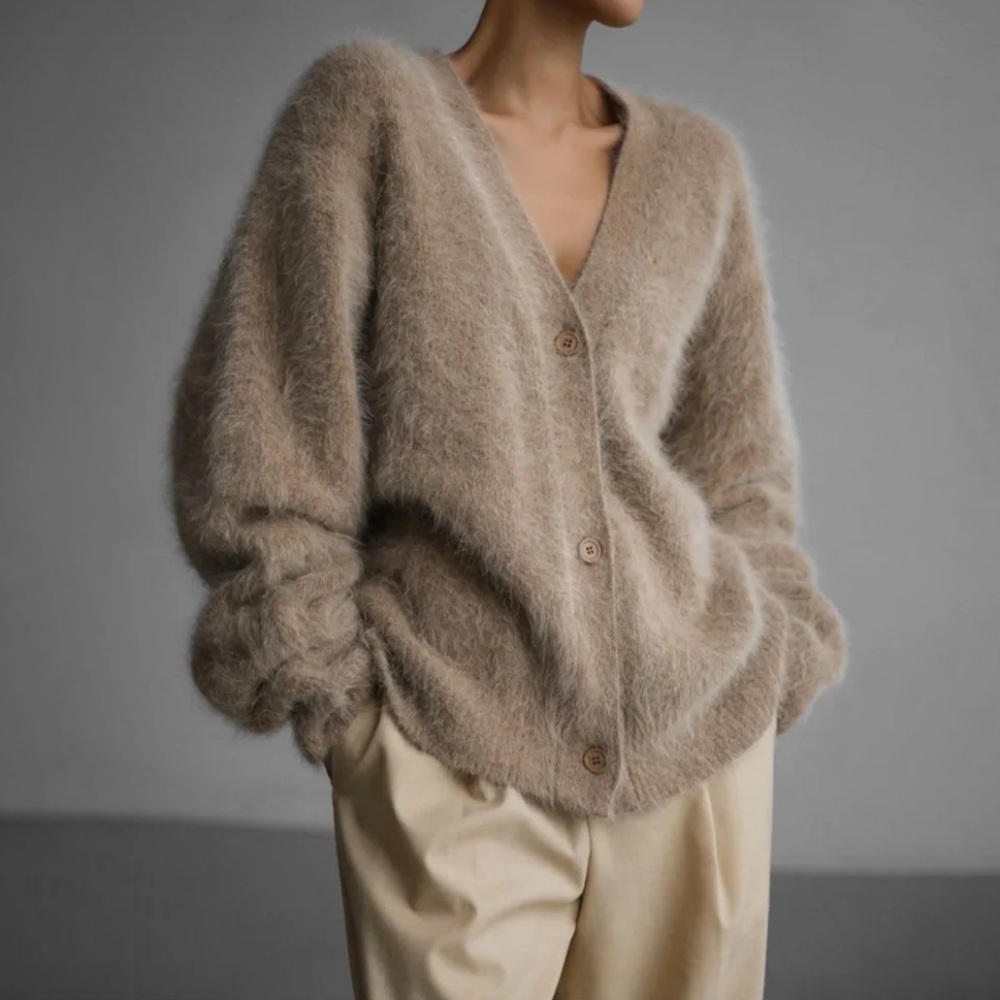 Damen Cardigan im Oversize-Design mit V-Ausschnitt und Knopfdetails | A&B - 1 - Annoboutique