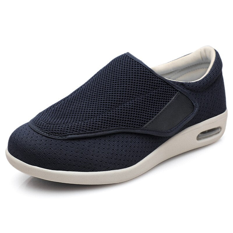 Bequeme Herren Slipper für Diabetiker - Weite Passform & Verstellbarer Klettverschluss - J&B - 8 - Atelier-Zofia