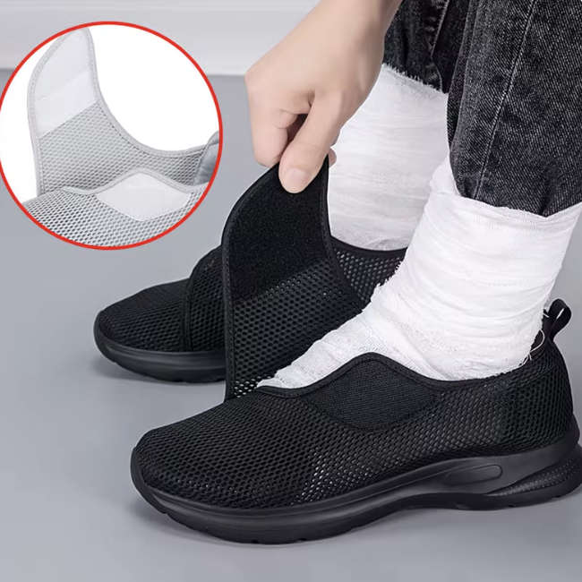 Komfortable Slipper für Damen mit Diabetes - Breite Passform und individuell einstellbare Riemen - J&B - 1 - Annoboutique
