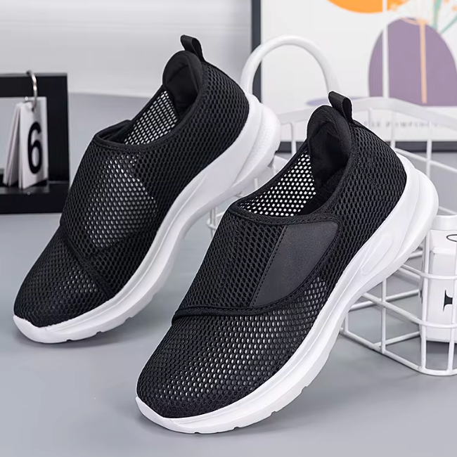 Komfortable Slipper für Damen mit Diabetes - Breite Passform und individuell einstellbare Riemen - J&B - 4 - Annoboutique