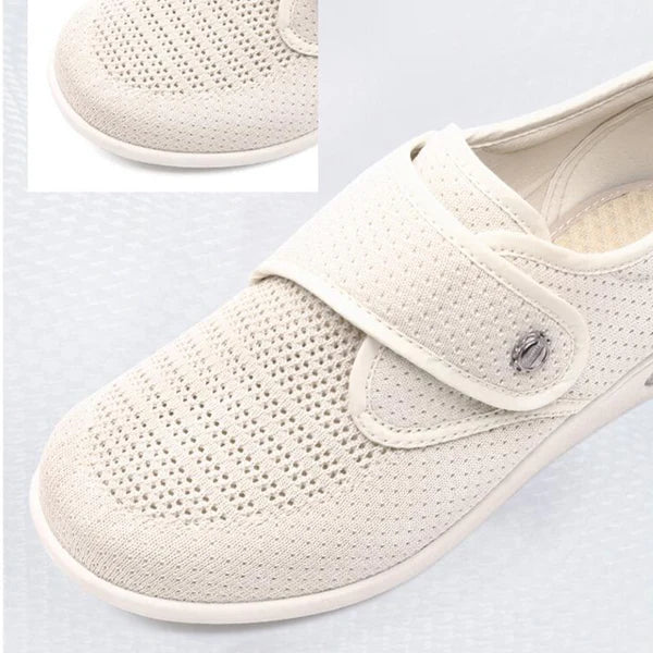 Bequeme Damen Klettschuhe in extra breiter Ausführung - J&B - 1 - Annoboutique