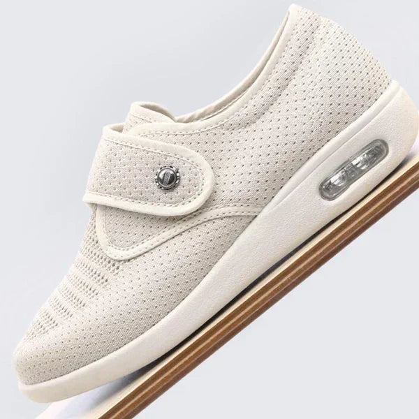 Bequeme Damen Klettschuhe in extra breiter Ausführung - J&B - 2 - Annoboutique
