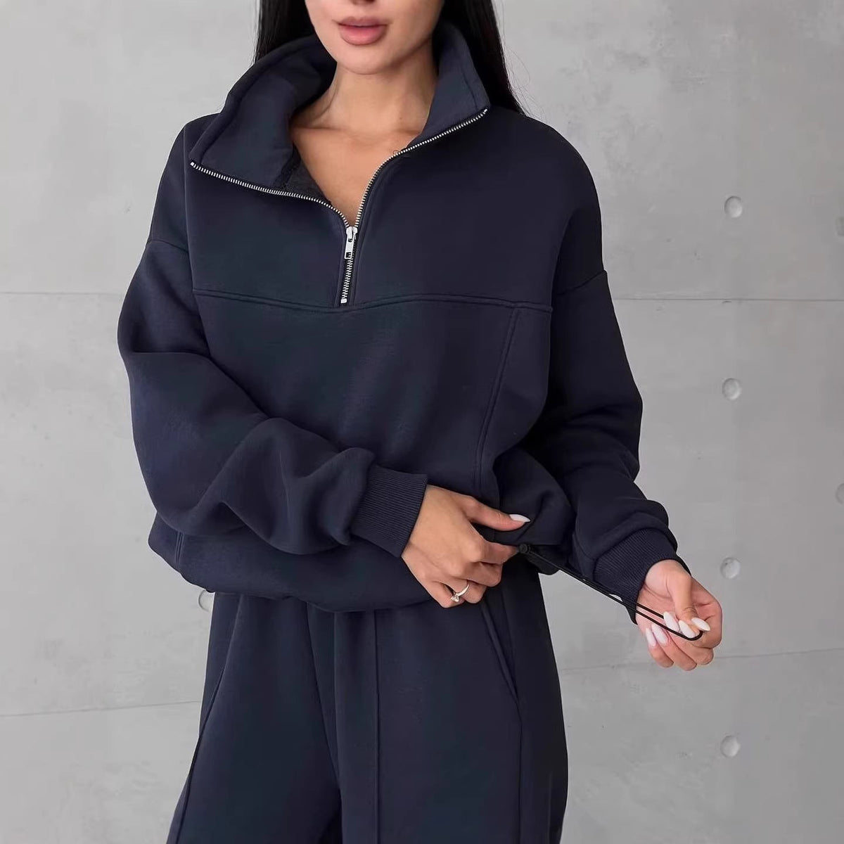 Lounge Set Damen mit hohem Kragen und lockerer Passform | A&B - 1 - Annoboutique