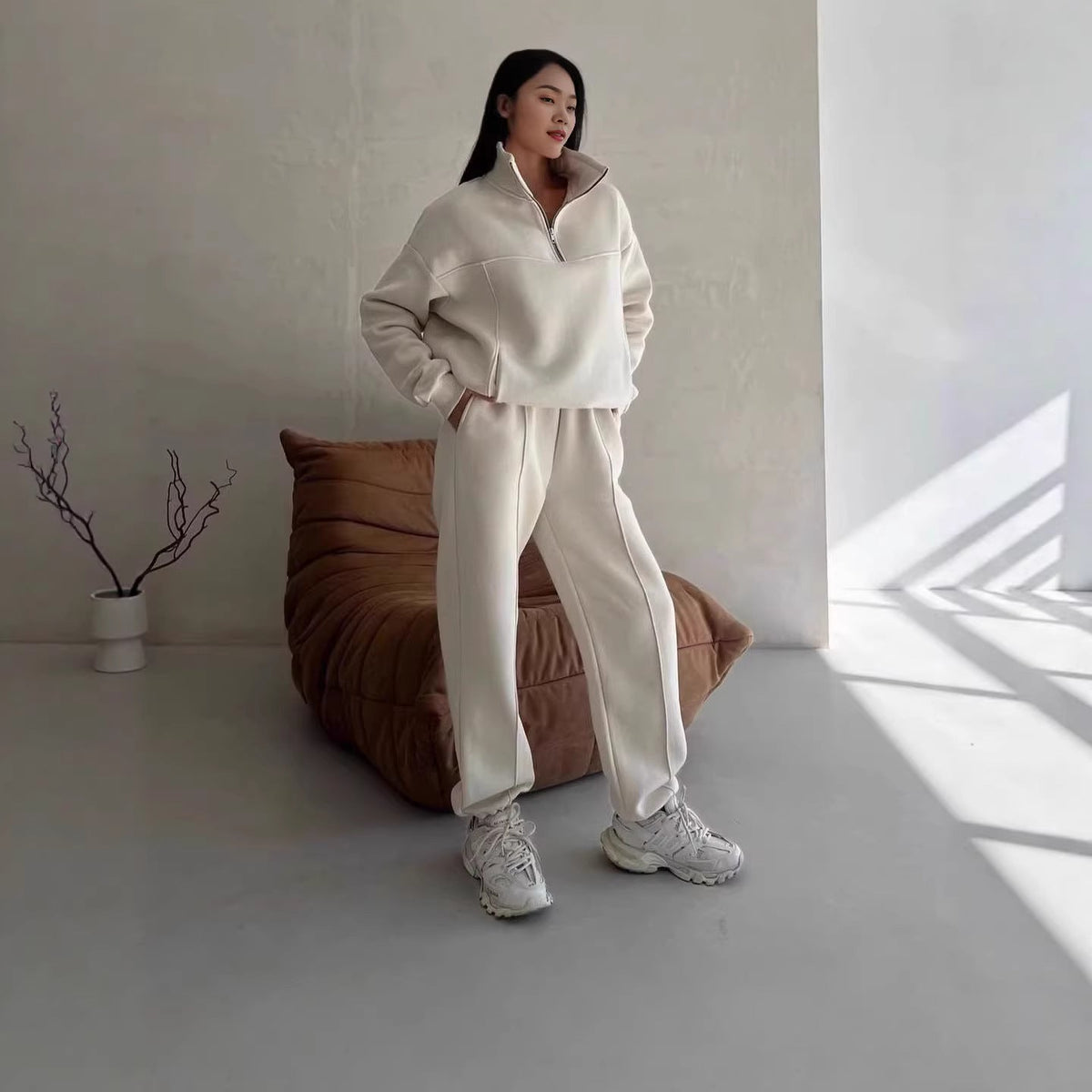 Lounge Set Damen mit hohem Kragen und lockerer Passform | A&B - 3 - Annoboutique