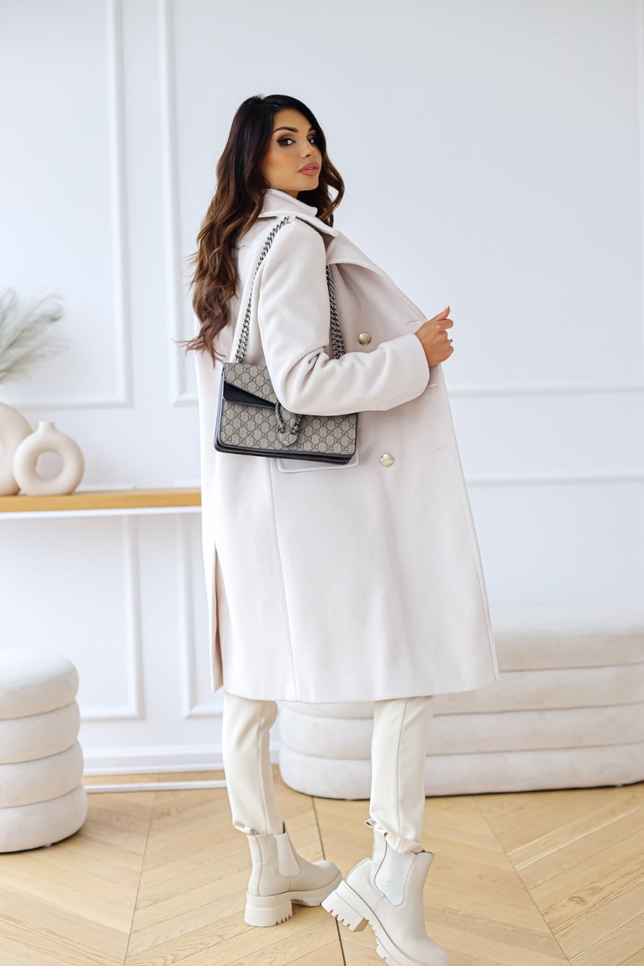 Damen Mantel mit doppelter Knopföffnung und elegantem Schnitt | A&B - 16 - Annoboutique