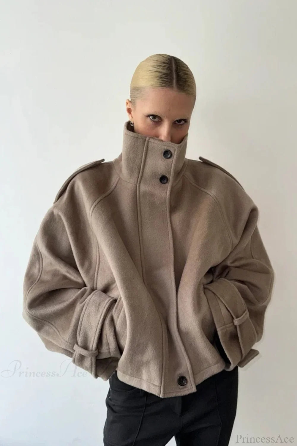 Oversized Damenjacke mit Stehkragen und Knopfverschluss | A&B - 1 - Annoboutique