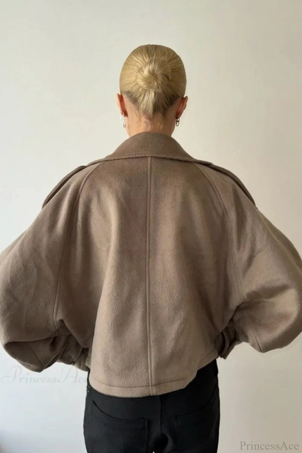Oversized Damenjacke mit Stehkragen und Knopfverschluss | A&B - 3 - Annoboutique