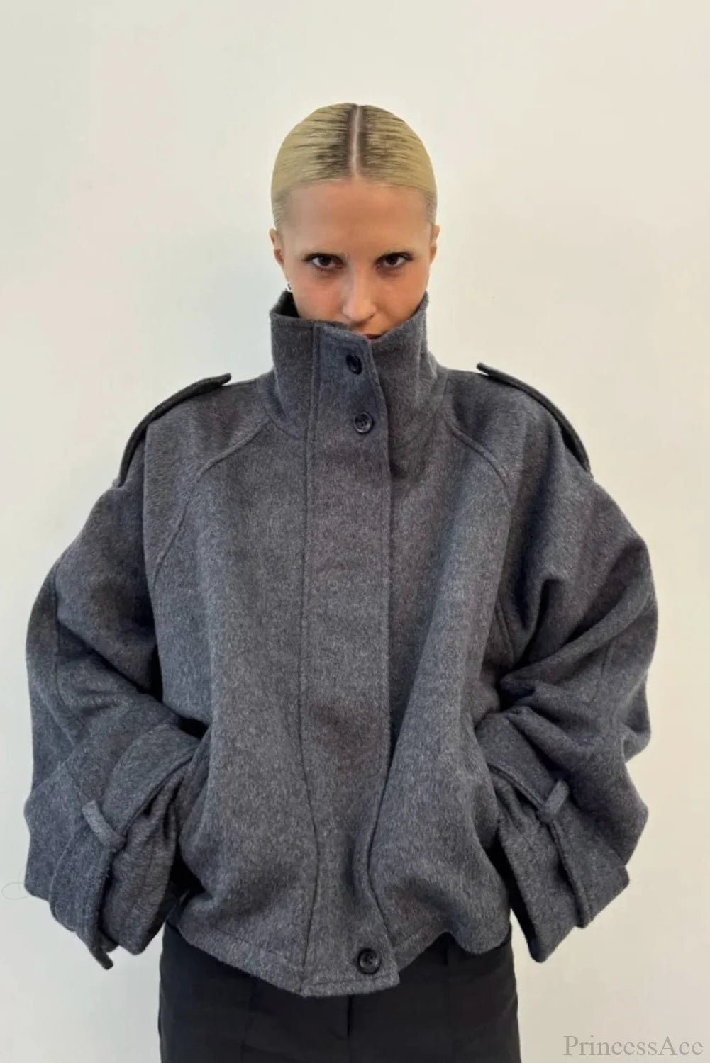 Oversized Damenjacke mit Stehkragen und Knopfverschluss | A&B - 4 - Annoboutique