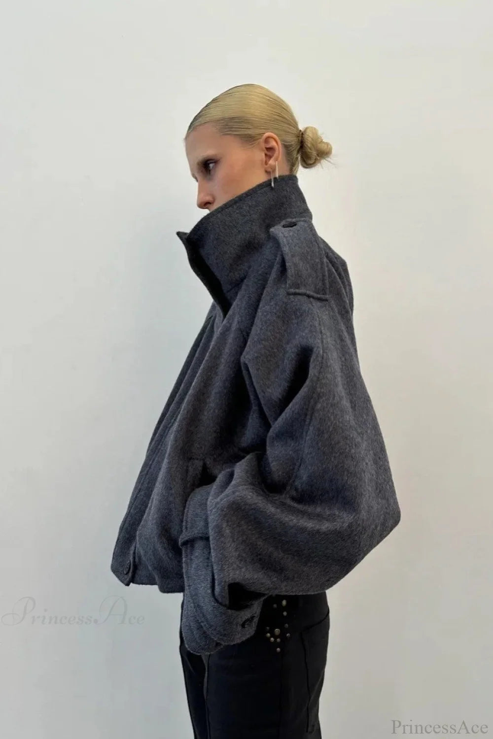 Oversized Damenjacke mit Stehkragen und Knopfverschluss | A&B - 5 - Annoboutique