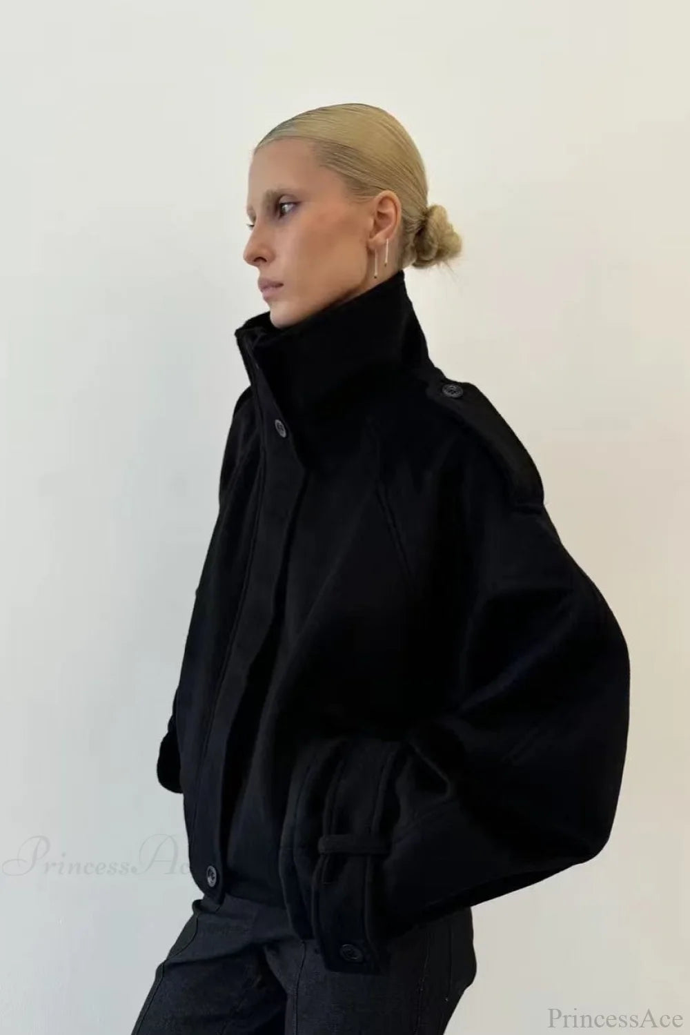 Oversized Damenjacke mit Stehkragen und Knopfverschluss | A&B - 9 - Annoboutique