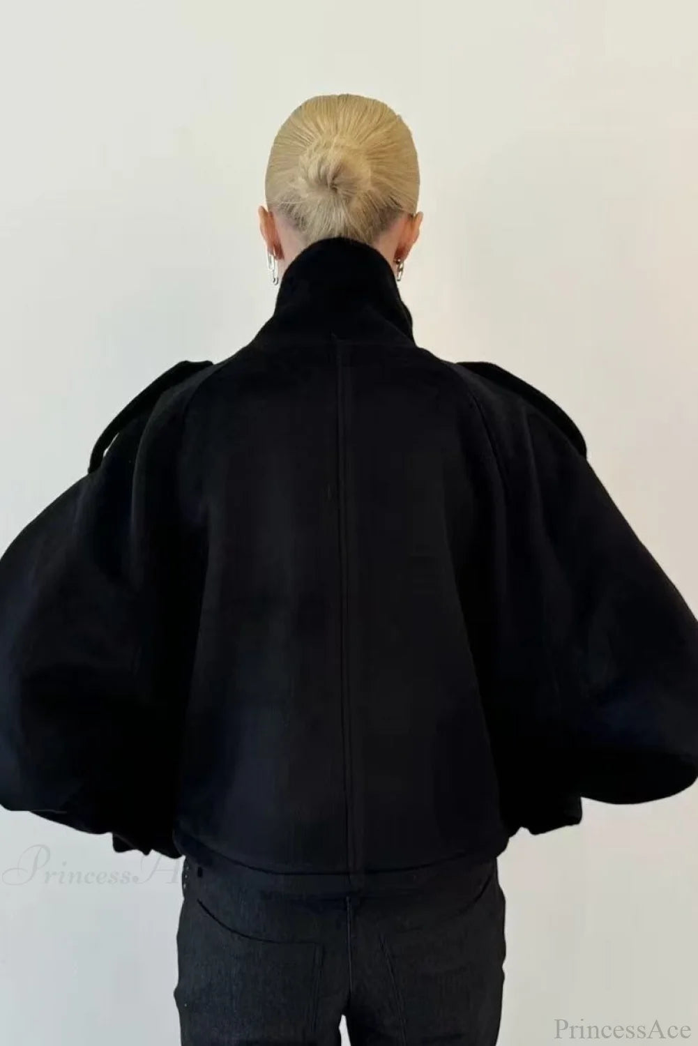 Oversized Damenjacke mit Stehkragen und Knopfverschluss | A&B - 10 - Annoboutique