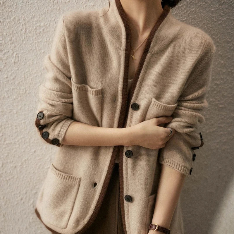 Cardigan Damen mit Knopfverschluss und Taschen | A&B - 14 - Annoboutique