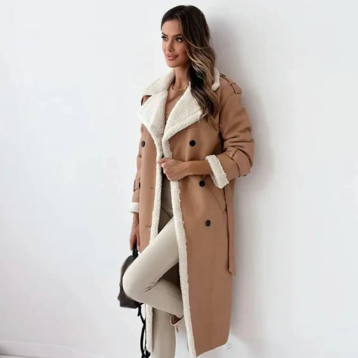 Damenmantel mit klassischem Schnitt und doppelter Knopfleiste | A&B - 3 - Annoboutique