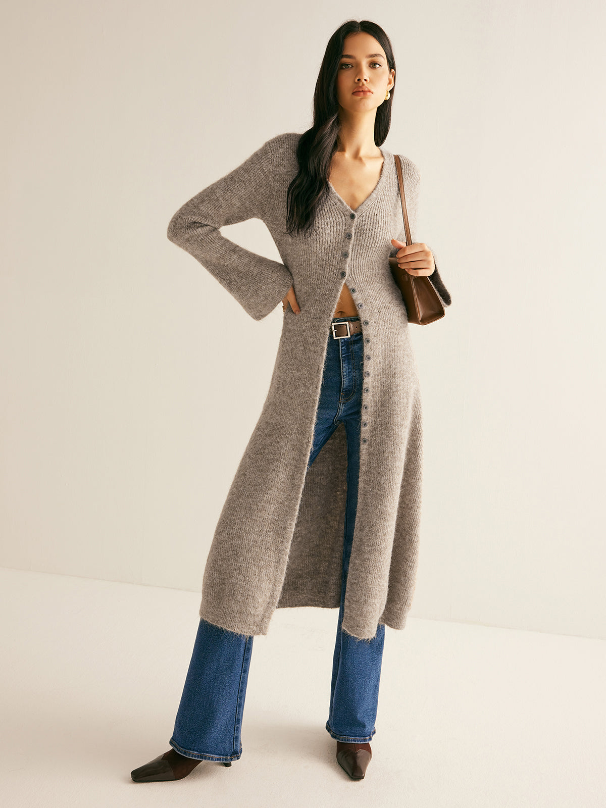 Cardigan Damen mit V-Ausschnitt und Knopfdetails | A&B - 4 - Annoboutique